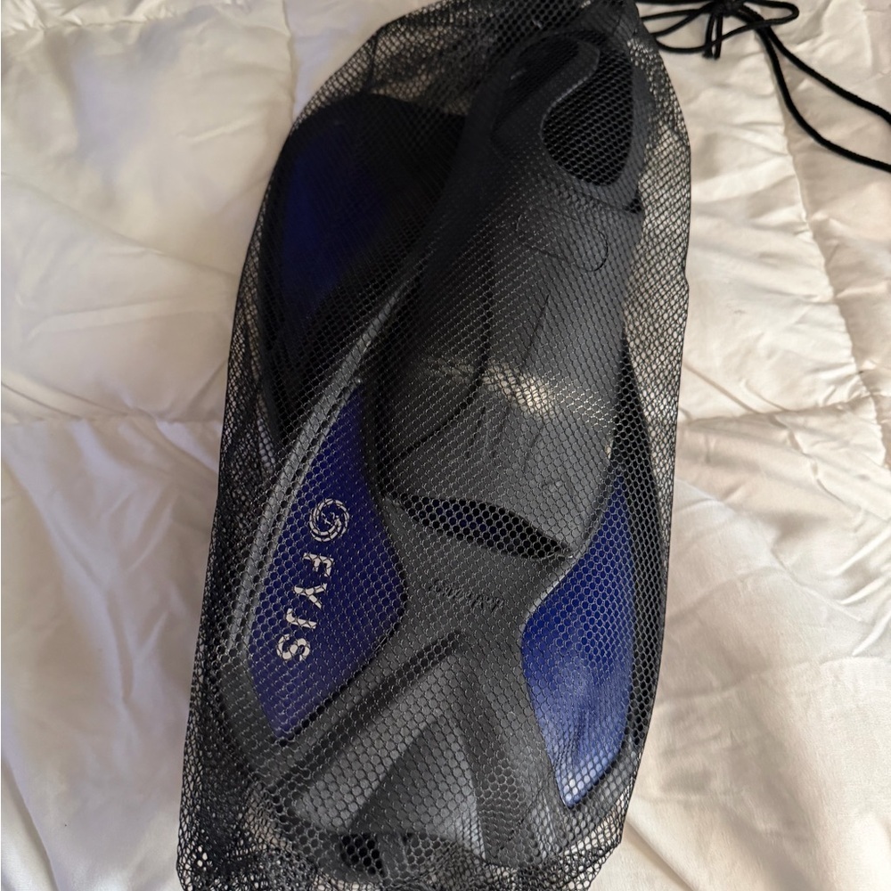 Unisex Short Swim Fins in Black and Blue - Travel Diving Flippers - Picture 8 of 8